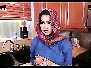 Dewy Arab Hijabi Muslim Gets Nailed beat from panhandler Hard-core greatcoat wantonness Dewy